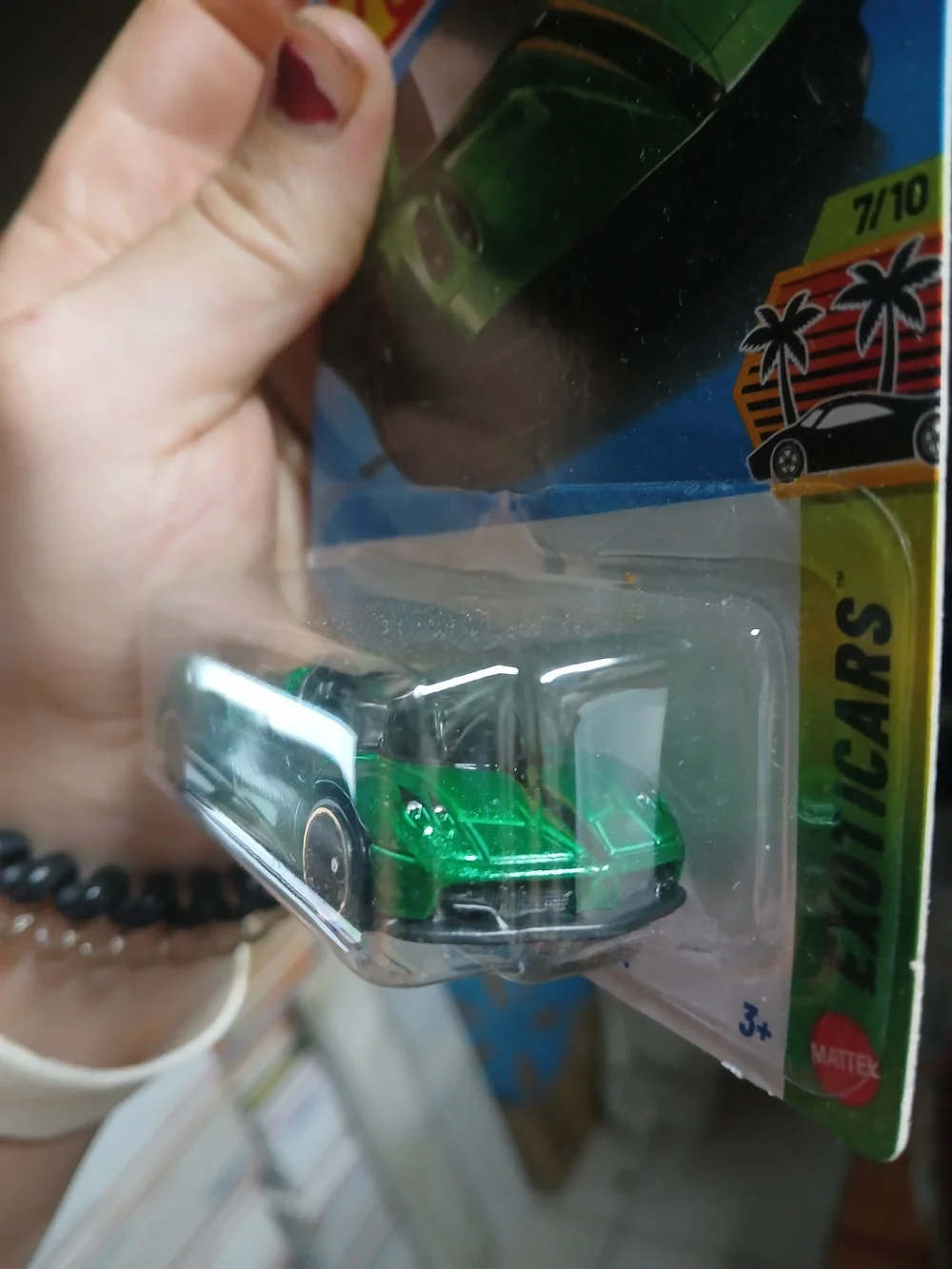 Hot Wheels '17 Pagani Huayra Roadster (Model JJH99) in metallic green from the 2